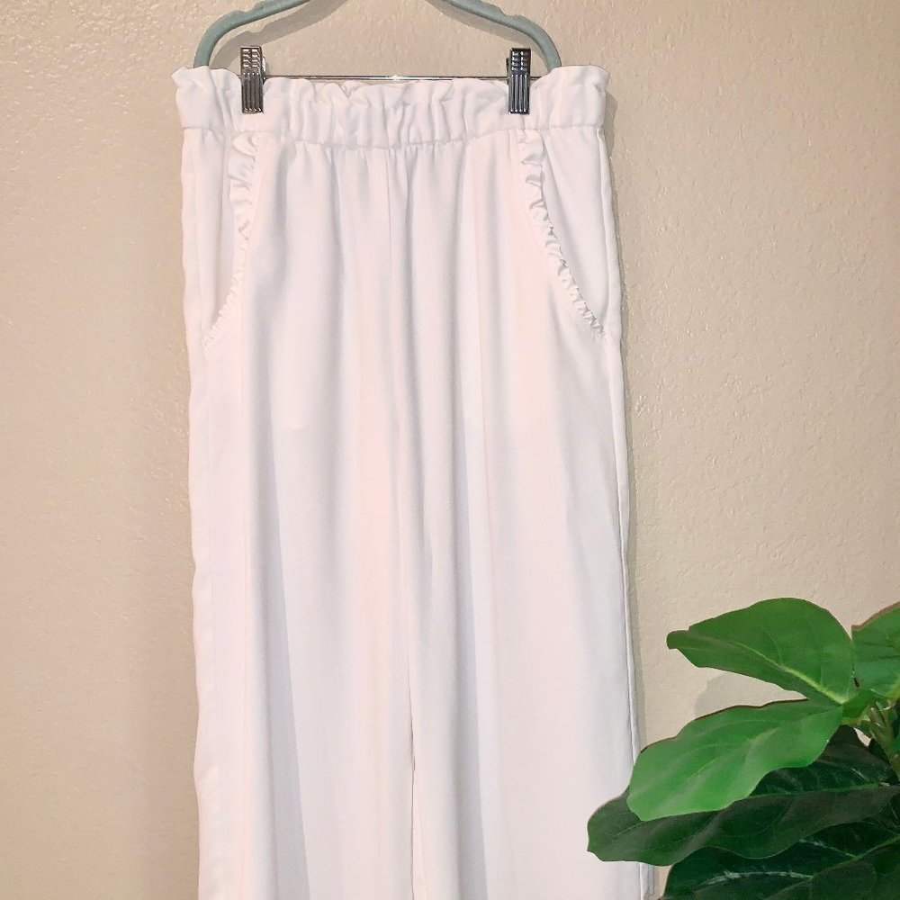 H&M white cropped flare ruffle pants, size 6